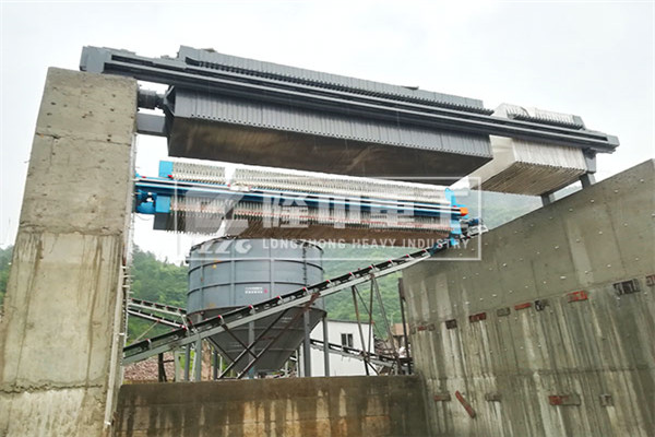 設(shè)計(jì)人工砂打砂生產(chǎn)工藝流程，用廂式污泥壓濾機(jī)好嗎？