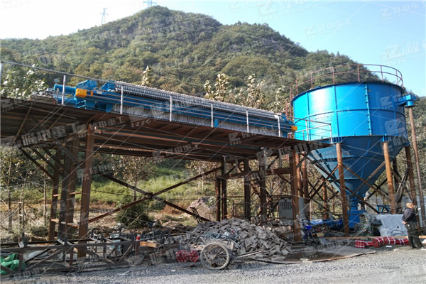 污泥壓濾機(jī)的運(yùn)行效率上不去怎么辦？有沒(méi)有好的解決辦法？